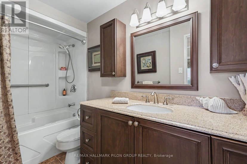 1305 - 415 Greenview Avenue — photo 15 of 21