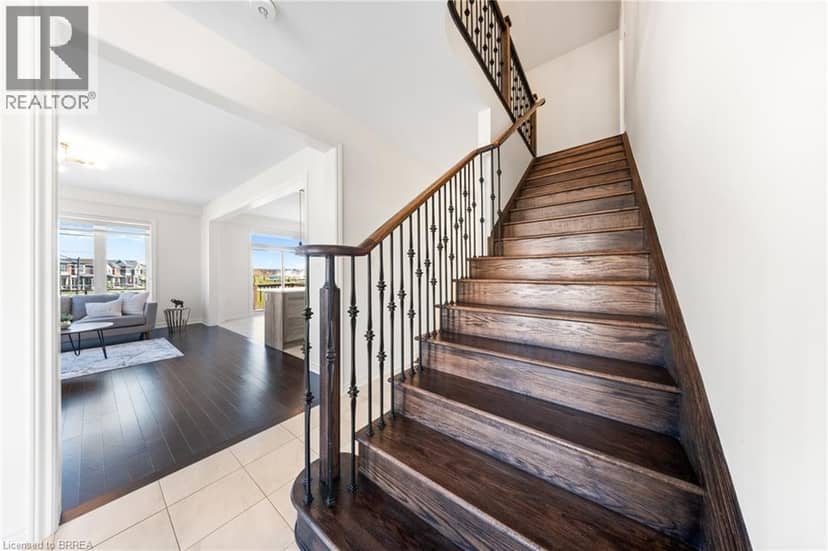 1 BEE Crescent — photo 20 of 40