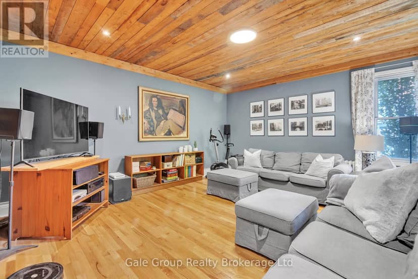 105 Vansittart Avenue — photo 26 of 40