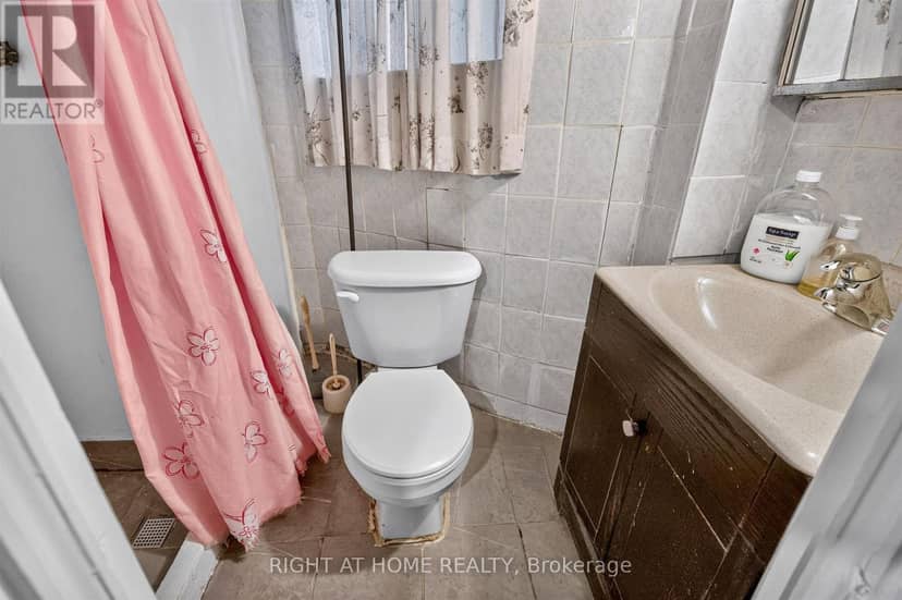 431 Lansdowne Avenue — photo 23 of 26