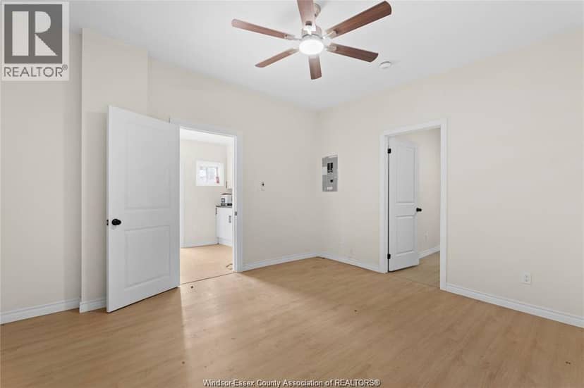 939 WYANDOTTE STREET East — photo 16 of 29