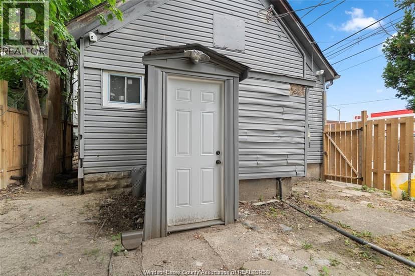 939 WYANDOTTE STREET East — photo 28 of 29