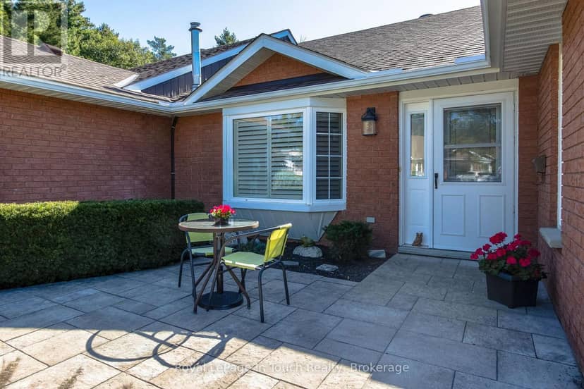 18 - 90 Burke Street — photo 2 of 20