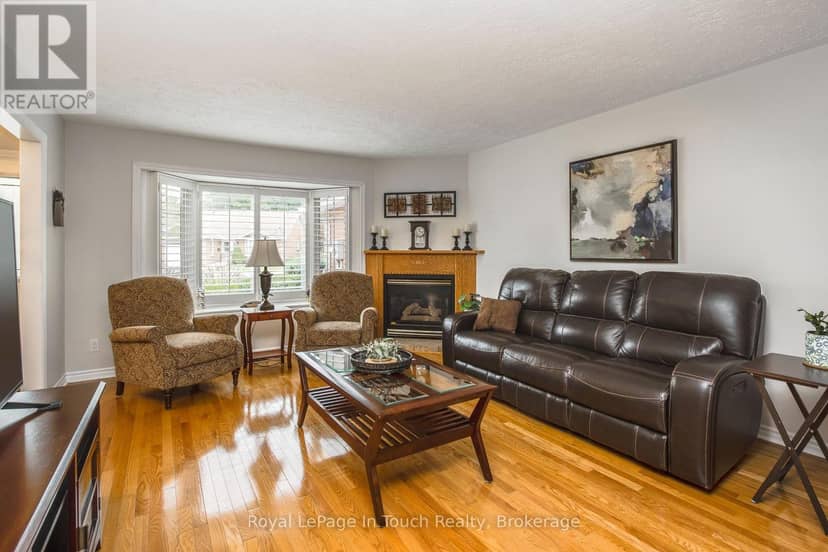 18 - 90 Burke Street — photo 4 of 20