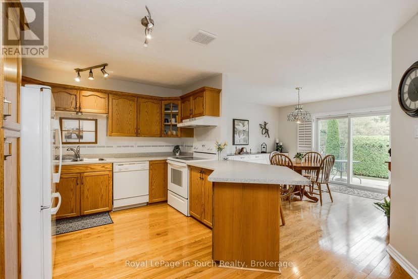 18 - 90 Burke Street — photo 5 of 20