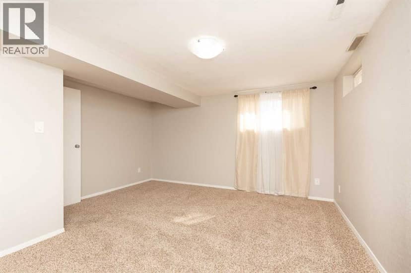 205 Columbia Boulevard W — photo 17 of 30