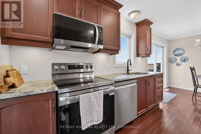 4891 Vaughan Road E — photo 24 of 40