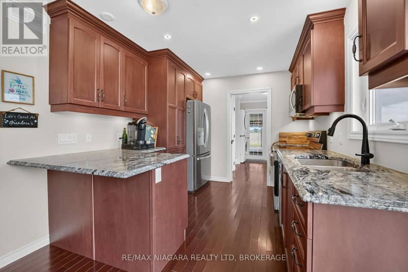 4891 Vaughan Road E — photo 19 of 40