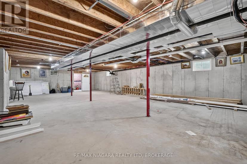 4891 Vaughan Road E — photo 35 of 40