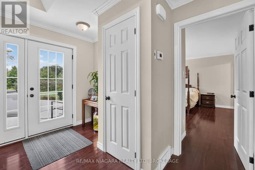 4891 Vaughan Road E — photo 9 of 40