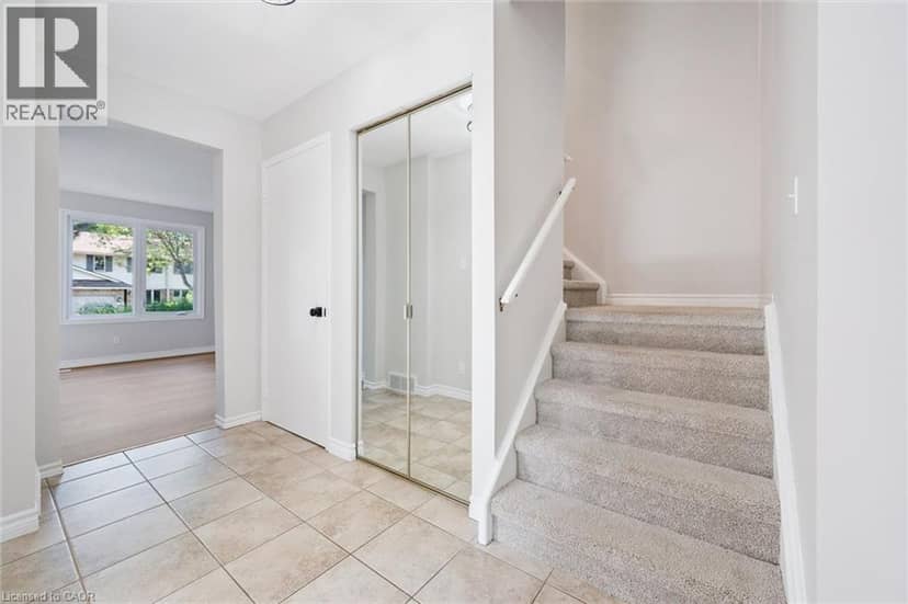 375 KINGSCOURT Drive Unit# 40 — photo 30 of 40