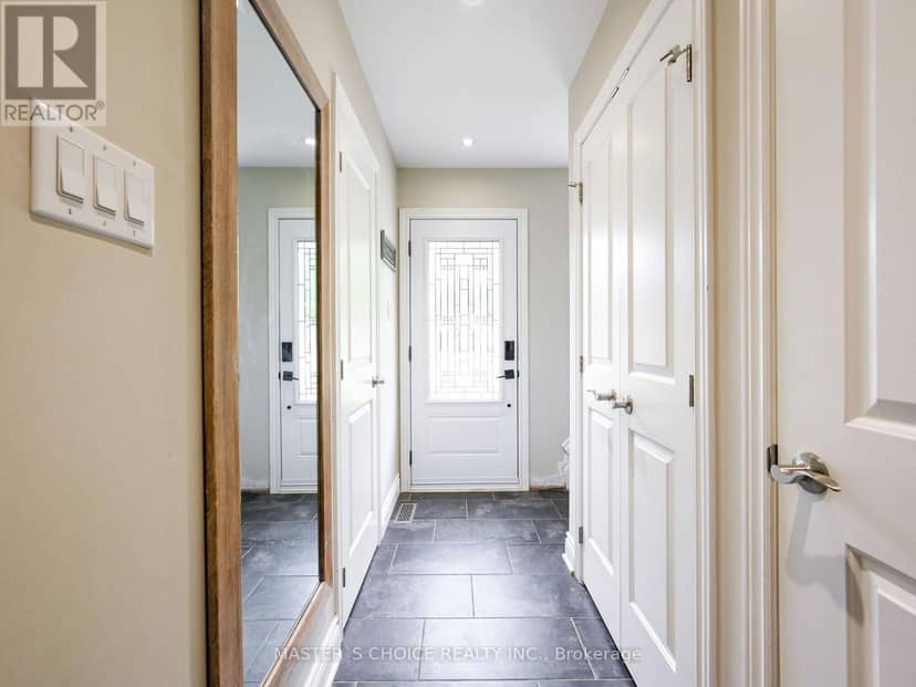 36 Sprucedale Court — photo 3 of 28