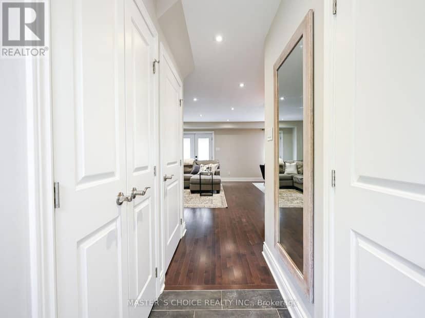 36 Sprucedale Court — photo 4 of 28