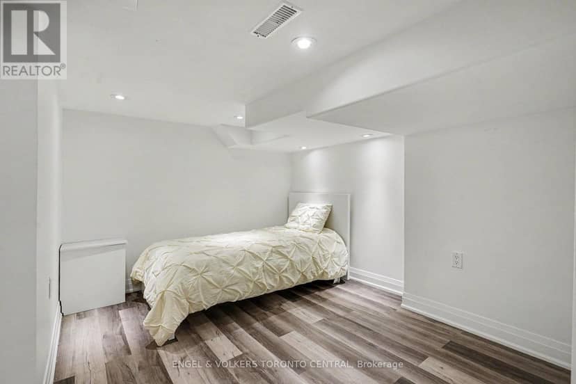 28 Inverleigh Drive — photo 22 of 26