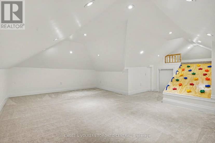 28 Inverleigh Drive — photo 16 of 26