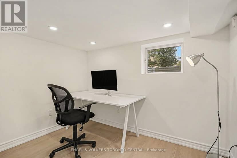 28 Inverleigh Drive — photo 21 of 26