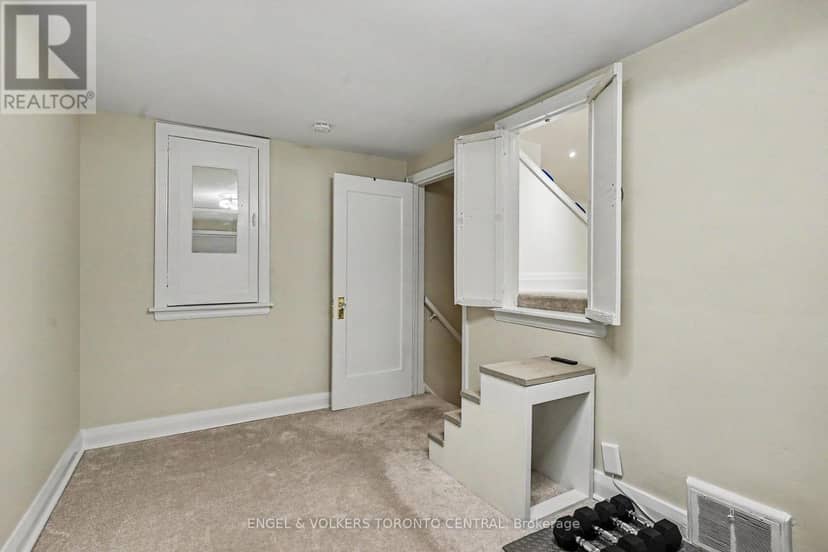 28 Inverleigh Drive — photo 14 of 26