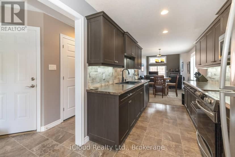 238 - 50 Galt Road — photo 16 of 32