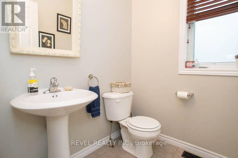 217 Woodway Trail, Norfolk, photo 4