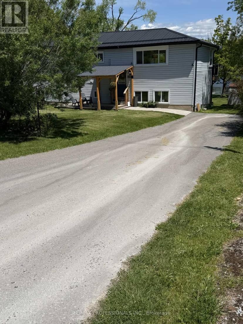 22 Lawrence Street N, Kawartha Lakes, photo 2