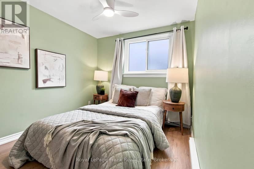 445 Bay Street — photo 18 of 30