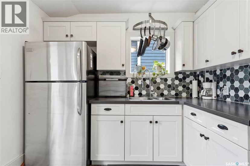 420 I Avenue S — photo 11 of 37
