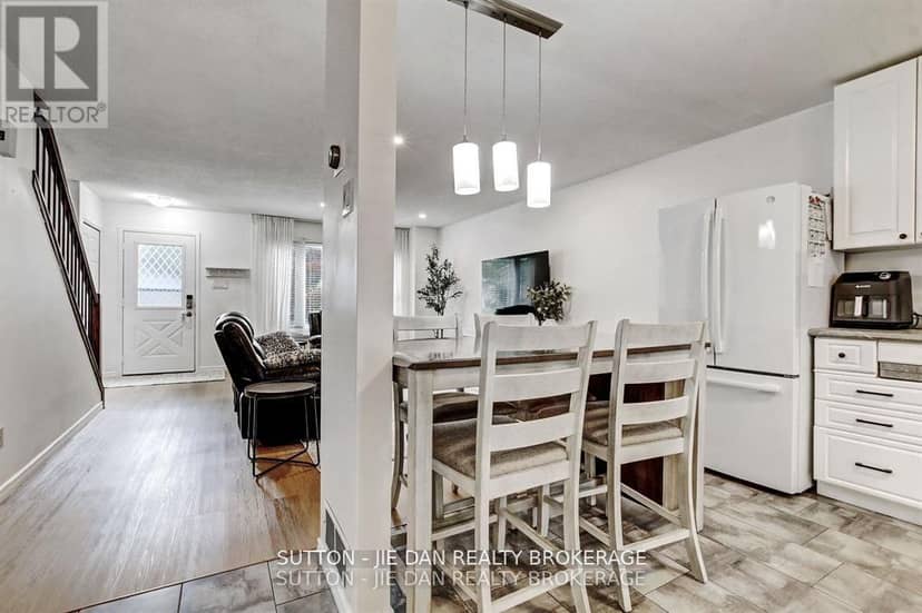 55 Constable Court — photo 9 of 24