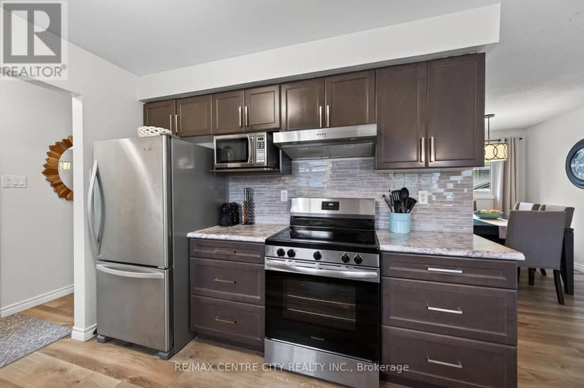 71 Ardsley Road — photo 19 of 34