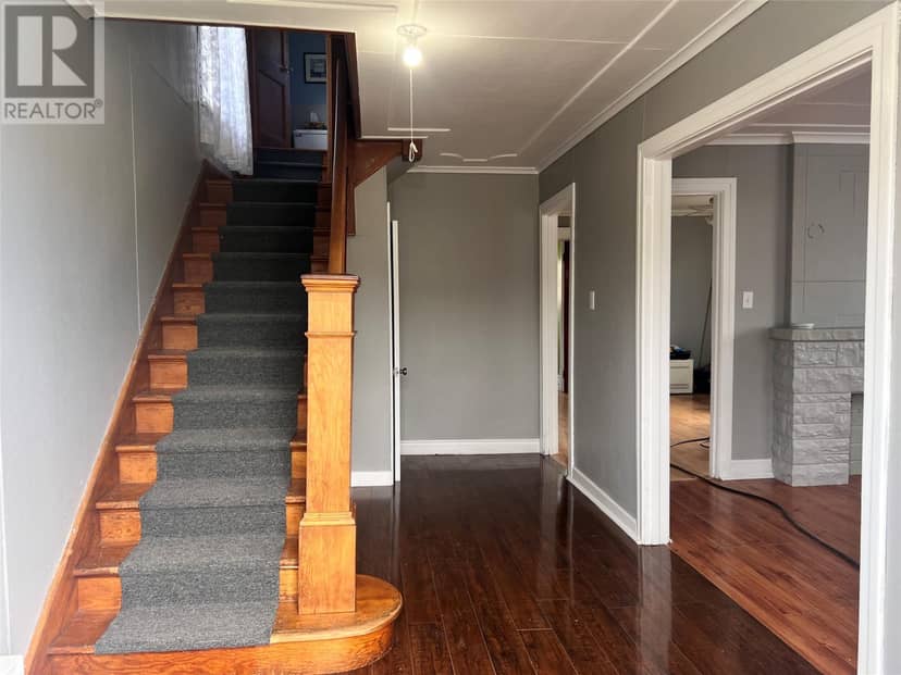 10-12 Hill Avenue — photo 9 of 19