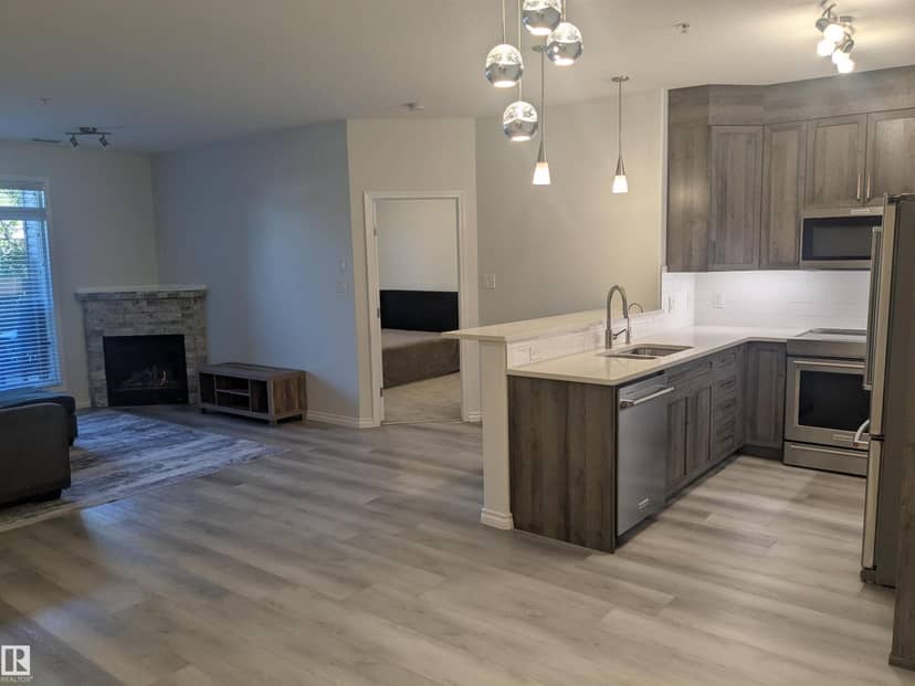 #118 2503 Hanna Cr NW, Edmonton, photo 2