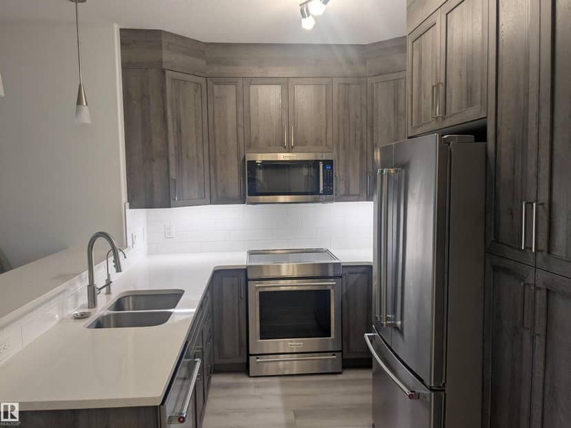 #118 2503 Hanna Cr NW, Edmonton, photo 3