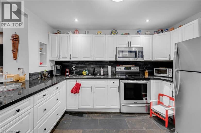 466 CANNON Street E — photo 13 of 30