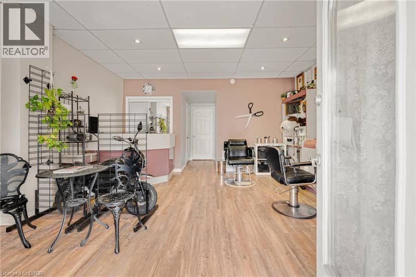 466 CANNON Street E, Hamilton, photo 2