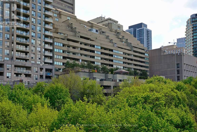 PH6 - 360 Bloor Street E — photo 1 of 40