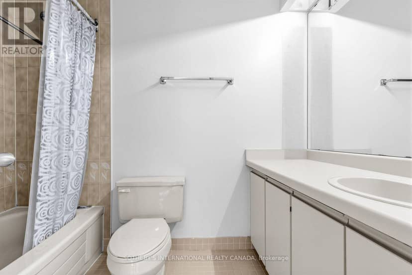 PH6 - 360 Bloor Street E — photo 10 of 40