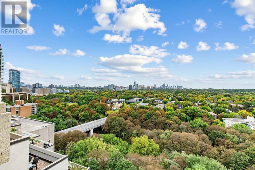 PH6 - 360 Bloor Street E — photo 12 of 40