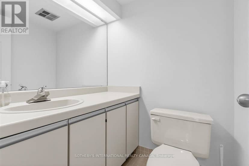 PH6 - 360 Bloor Street E — photo 8 of 40