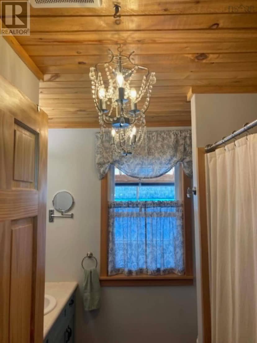 1749 McLeans Lake Road — photo 4 of 20