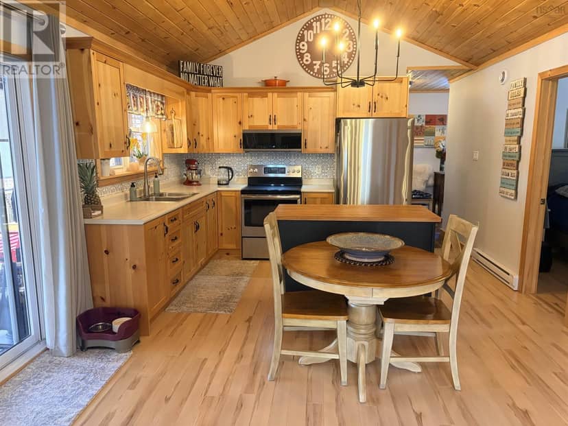 1749 McLeans Lake Road — photo 6 of 20