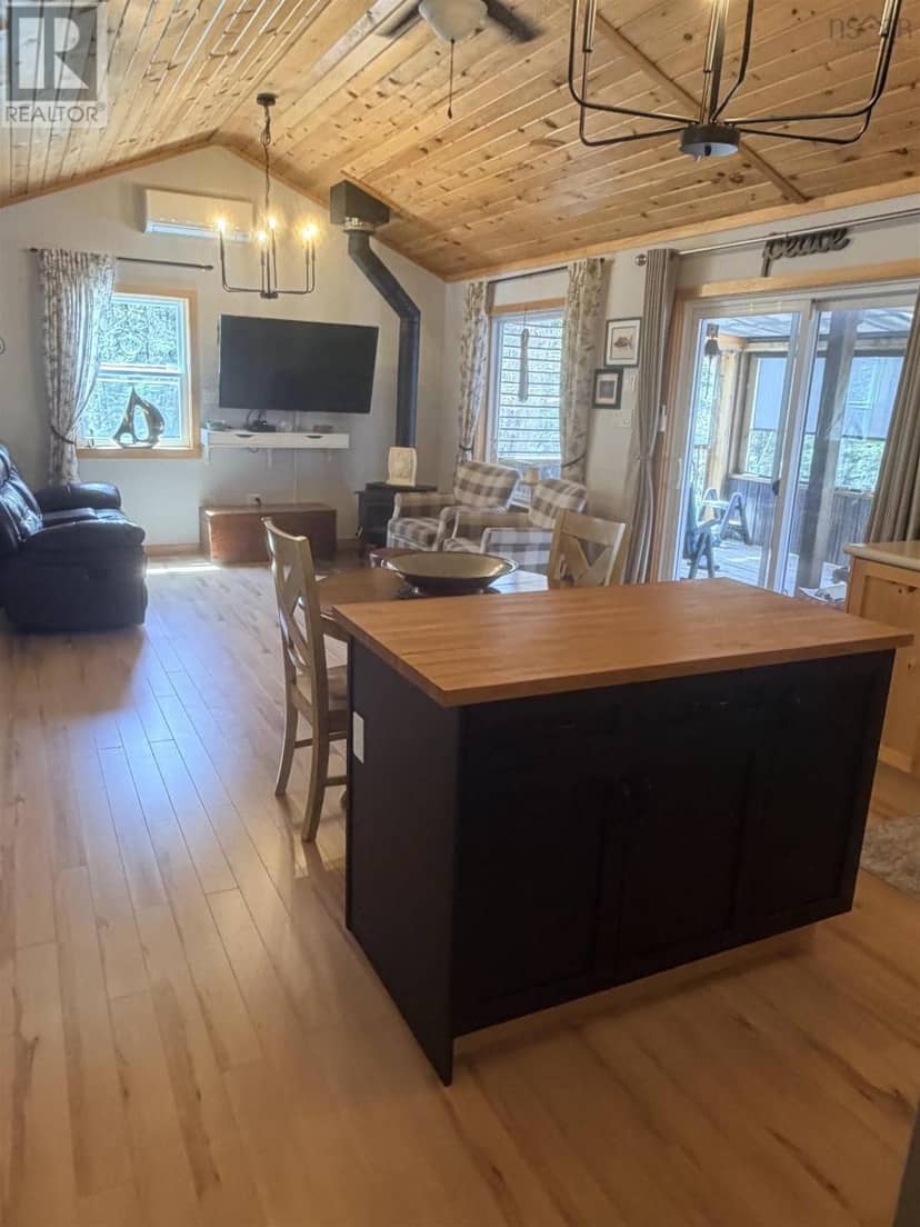 1749 McLeans Lake Road — photo 7 of 20