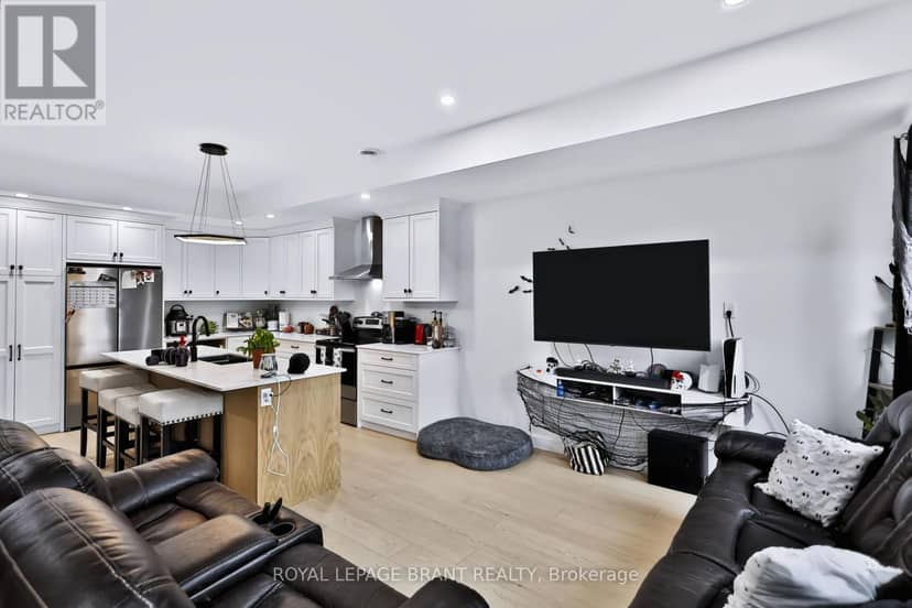 109 Winniett Street — photo 15 of 40