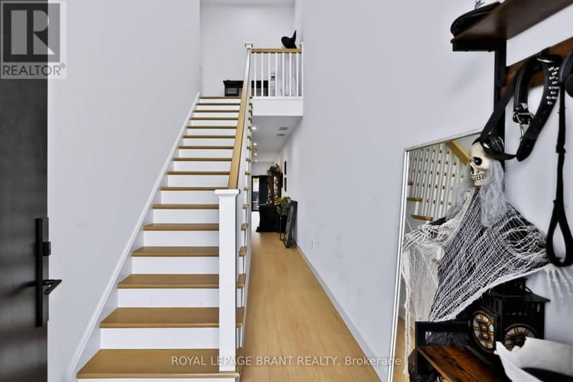 109 Winniett Street — photo 5 of 40