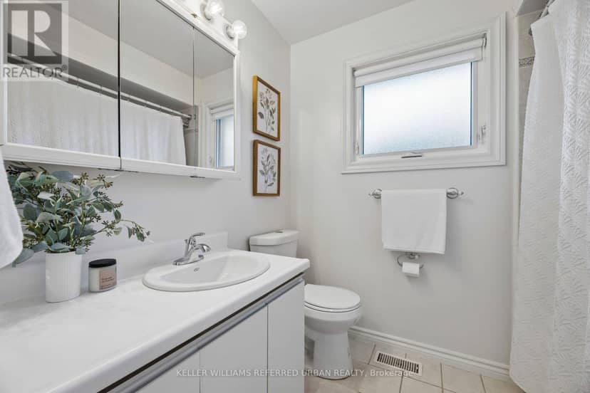 72 Munro Crescent — photo 23 of 40