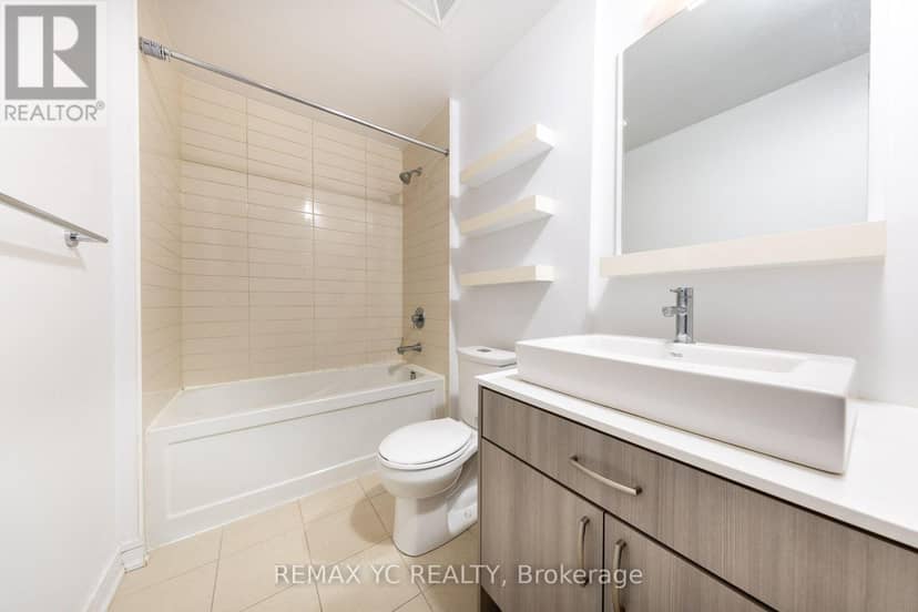 201 - 9191 Yonge Street — photo 17 of 31