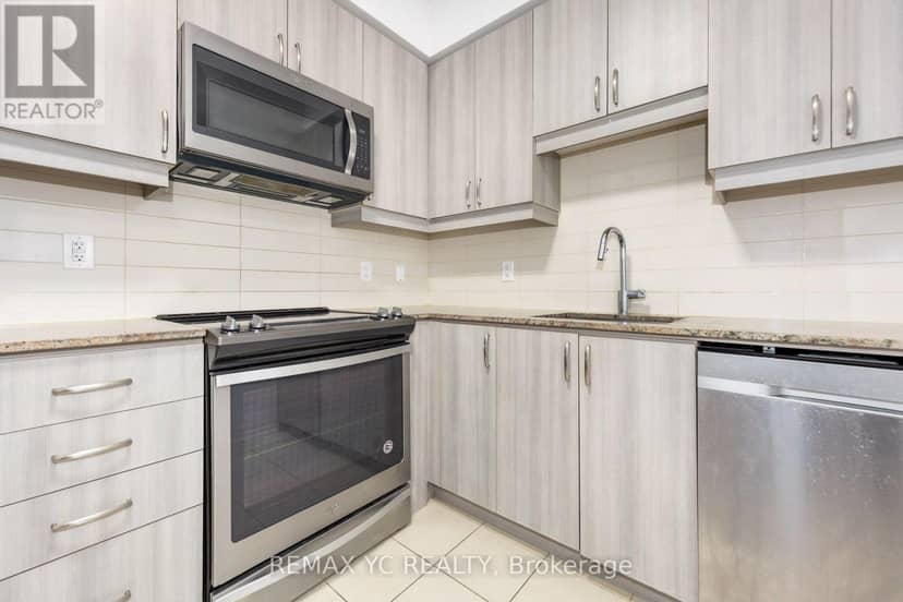 201 - 9191 Yonge Street — photo 5 of 31