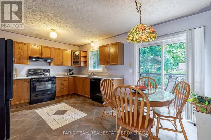 4 Charles Street, Penetanguishene, photo 4