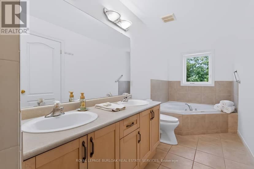 11 - 5151 Upper Middle Road — photo 18 of 38
