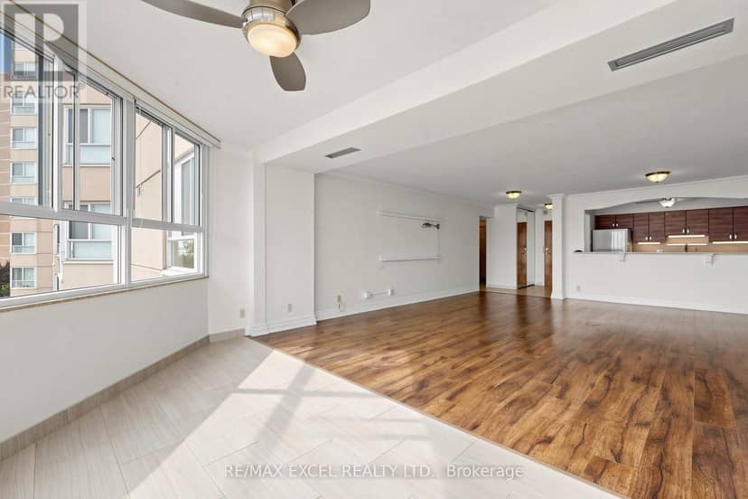 607 - 5280 Lakeshore Road — photo 11 of 40