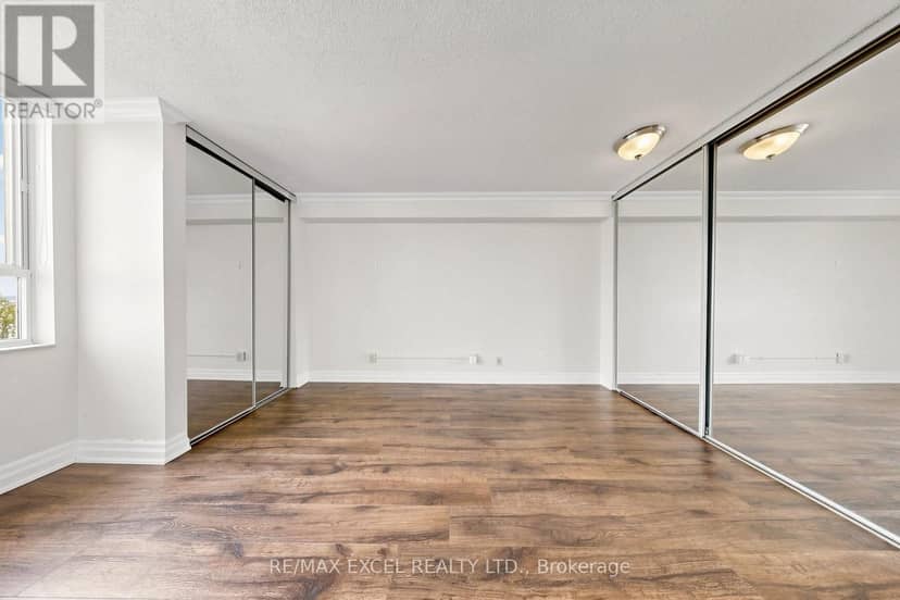 607 - 5280 Lakeshore Road — photo 18 of 40