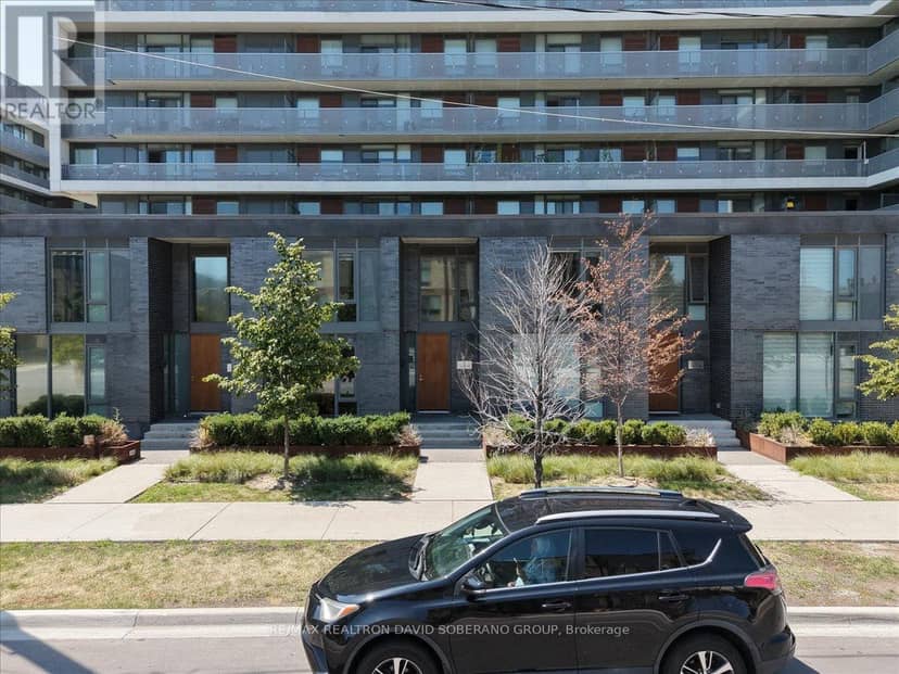 112 Varna Drive, Toronto, photo 2